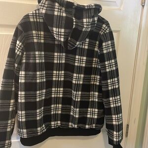 Trulfit XL fleece lined jacket zips up two stomach pockets